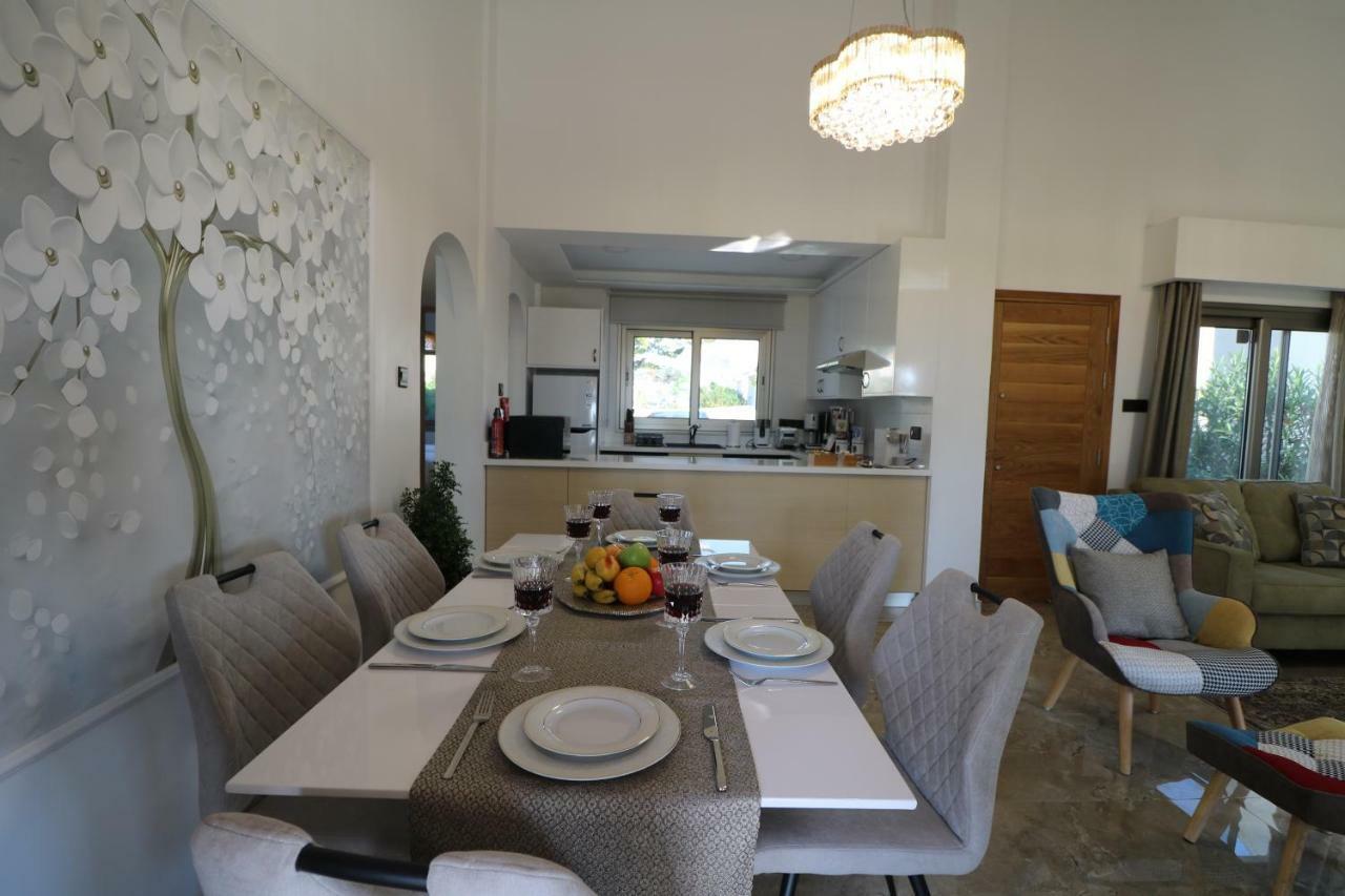 Yulya Villa By Taimoura Paphos Buitenkant foto