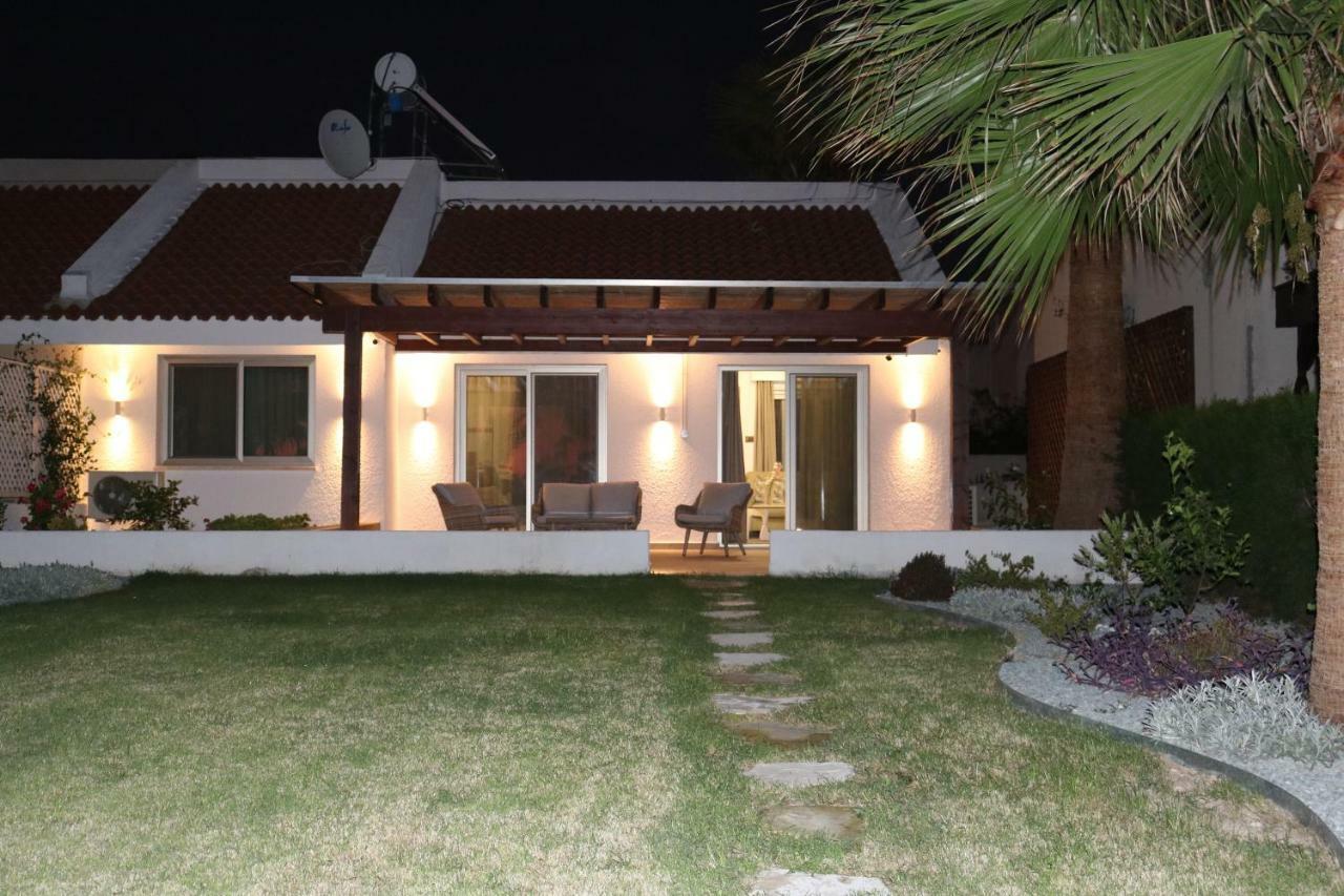 Yulya Villa By Taimoura Paphos Buitenkant foto