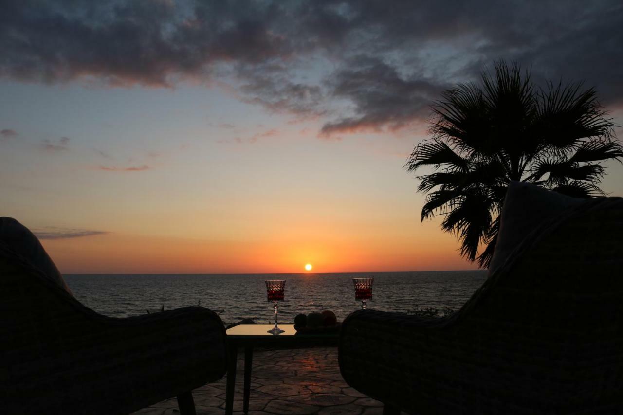 Yulya Villa By Taimoura Paphos Buitenkant foto